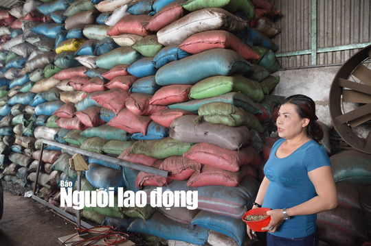 Vụ trộn hỗn hợp pin: Phó Giám đốc sở cầu cứu báo chí - Ảnh 2.