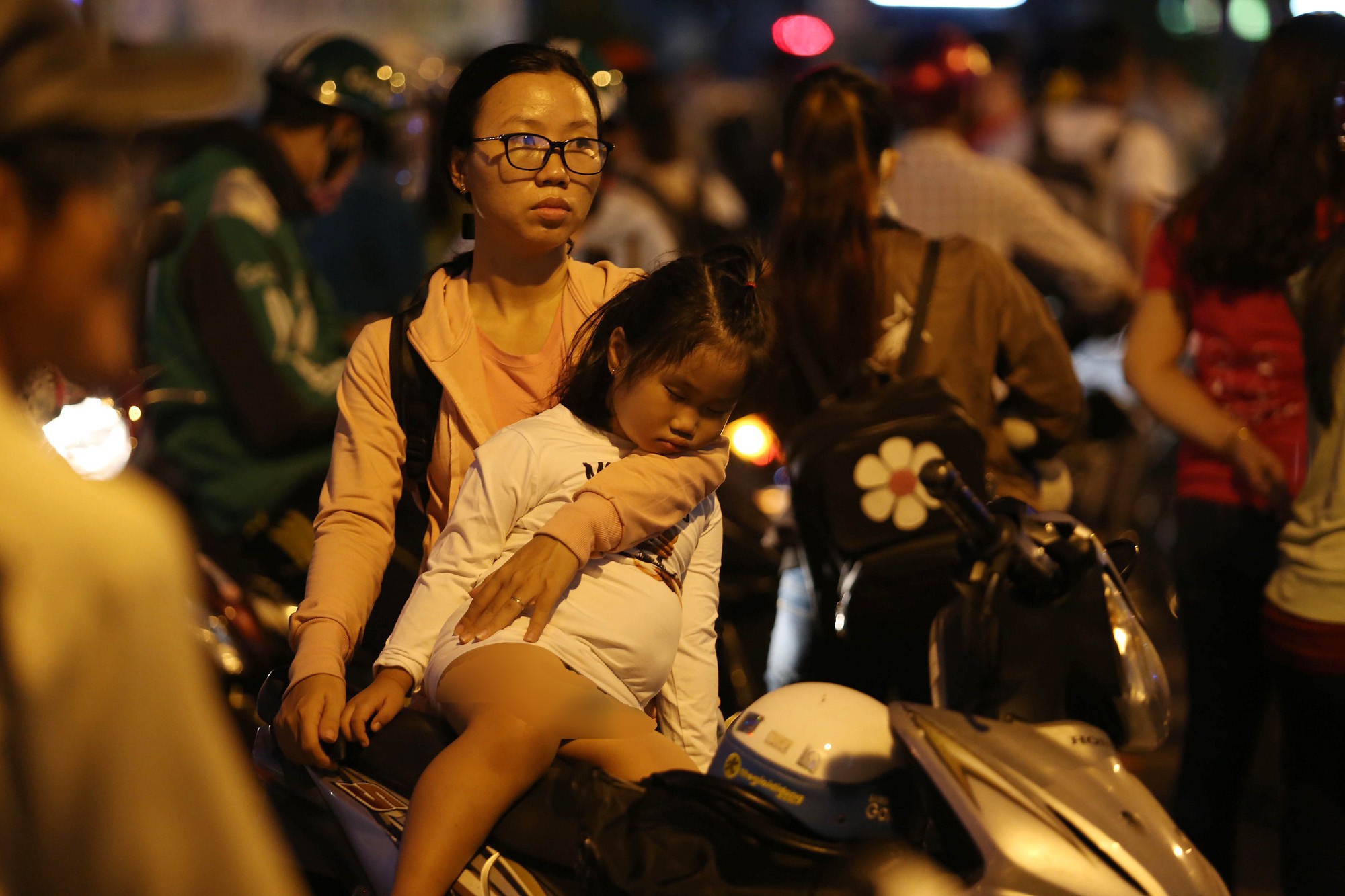 Về qu&ecirc; nghỉ lễ, h&agrave;ng ng&agrave;n người kẹt cứng ở cửa ng&otilde; ph&iacute;a T&acirc;y S&agrave;i G&ograve;n - Ảnh 10.
