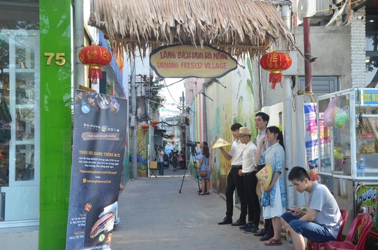 Độc đ&aacute;o l&agrave;ng b&iacute;ch họa giữa l&ograve;ng th&agrave;nh phố Đ&agrave; Nẵng - Ảnh 1.