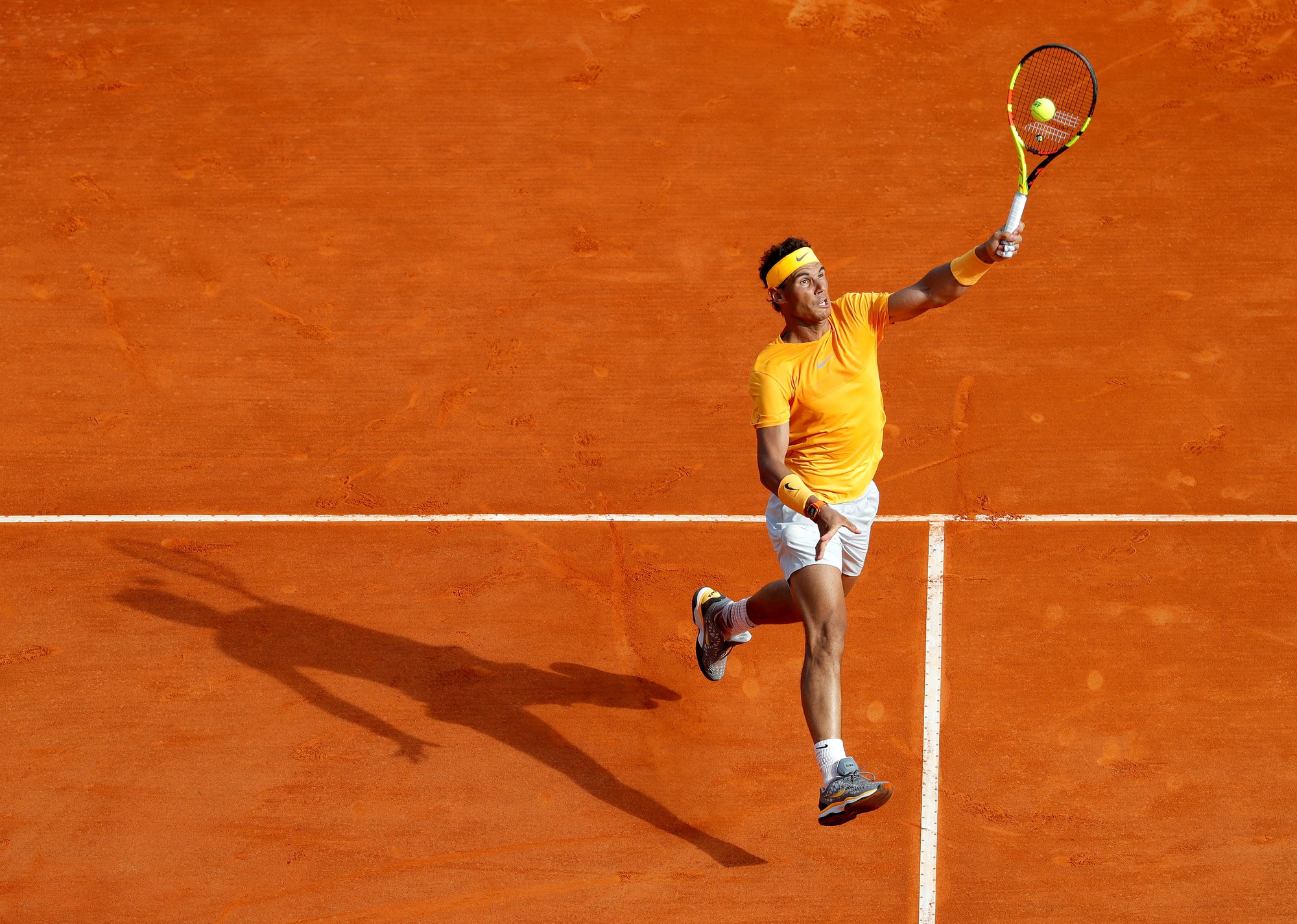 Rafael Nadal lập kỷ lục 400 trận thắng tr&ecirc;n s&acirc;n đất nện - Ảnh 2.