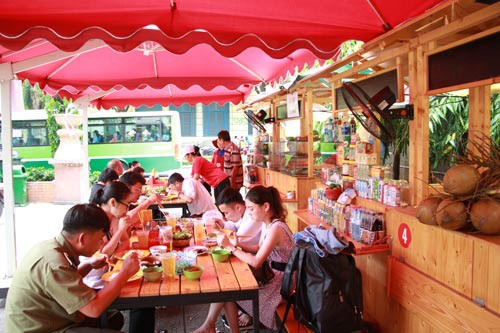 Cần nhân rộng phố hàng rong