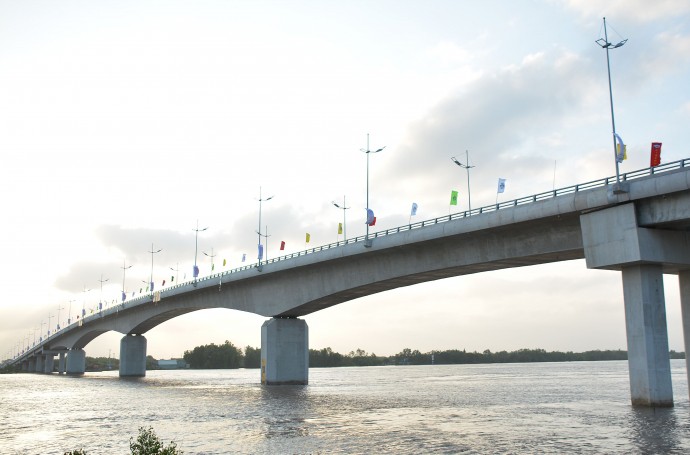 Đến nơi cuối đất để xem xây cầu - Ảnh 1.
