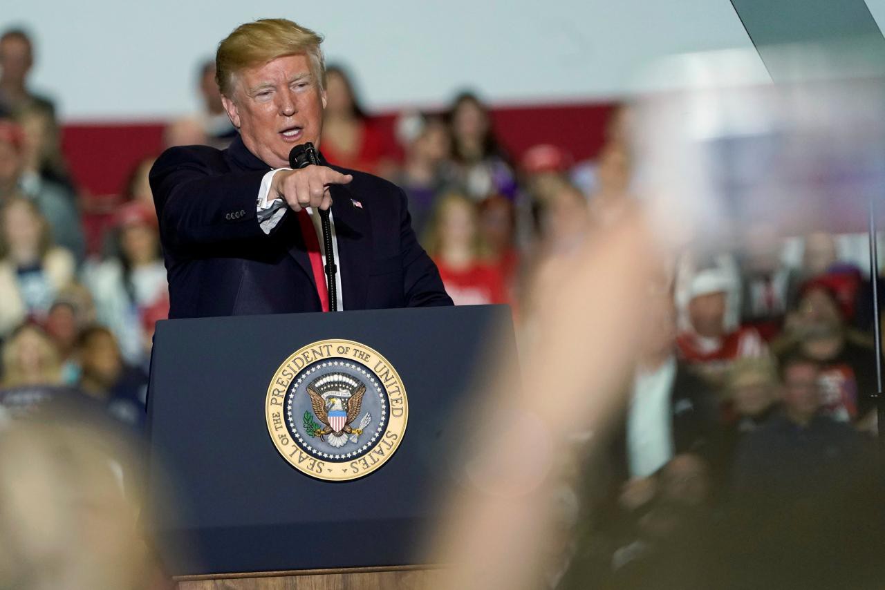 Ông Trump dọa đóng cửa chính phủ Mỹ vào tháng 9