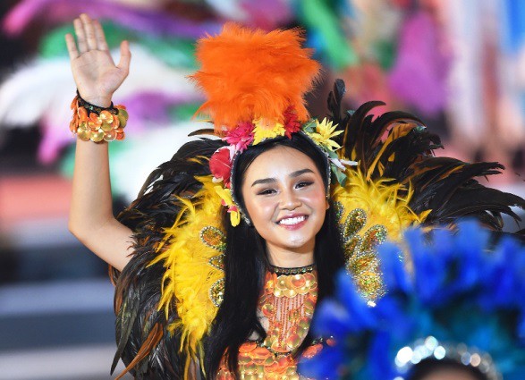 Hạ Long thức trắng cùng Carnaval hoành tráng nhất 10 năm qua
