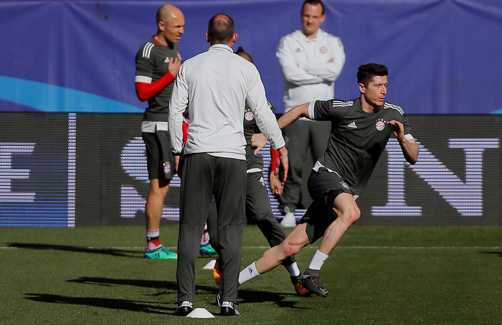 Sevilla - Bayern: H&ugrave;m x&aacute;m lại chết dưới tay CLB T&acirc;y Ban Nha? - Ảnh 3.