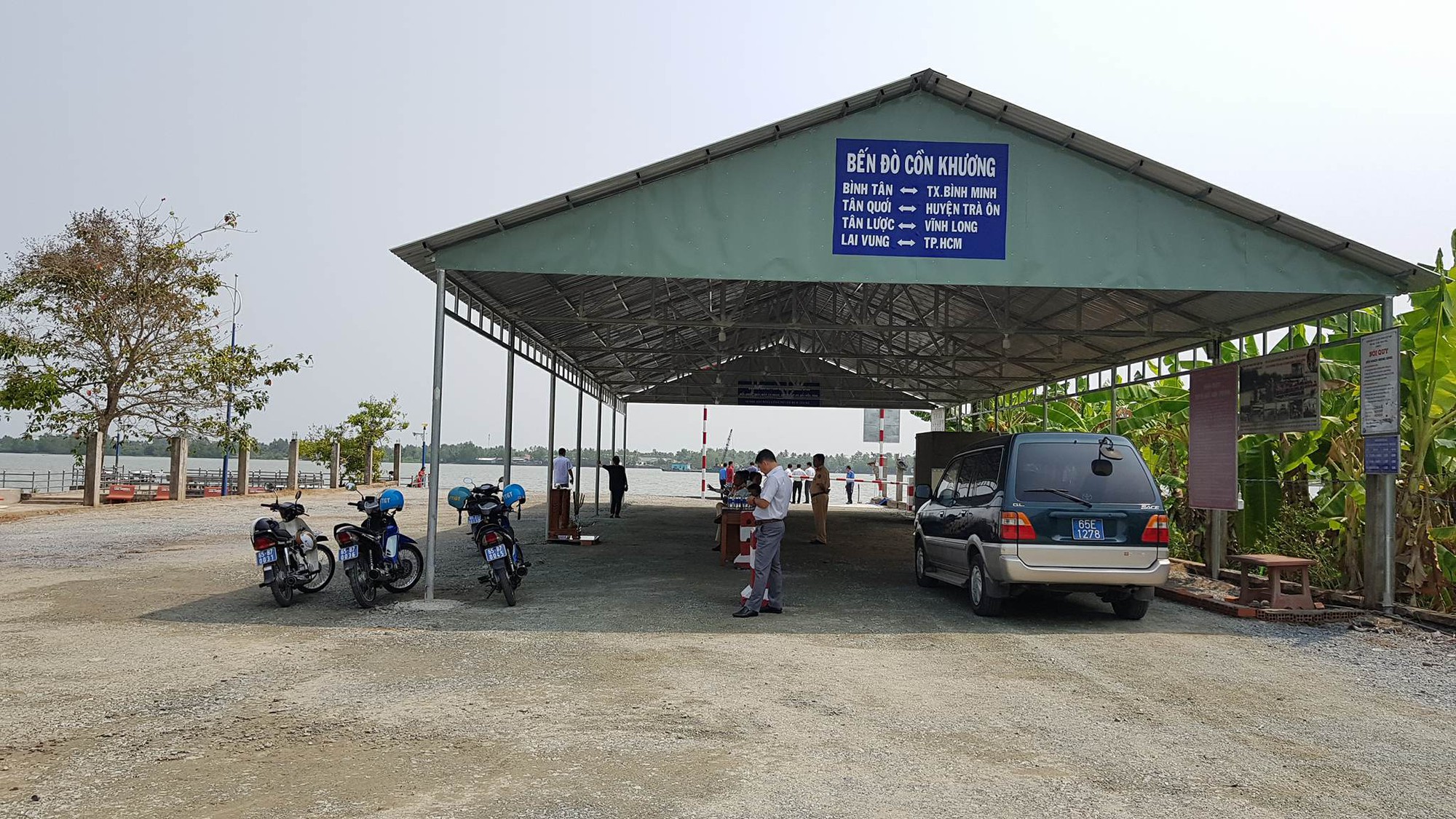 Bến đ&ograve; cồn Khương nghỉ chơi v&igrave; 2 &ocirc;ng chủ chỏi nhau - Ảnh 2.
