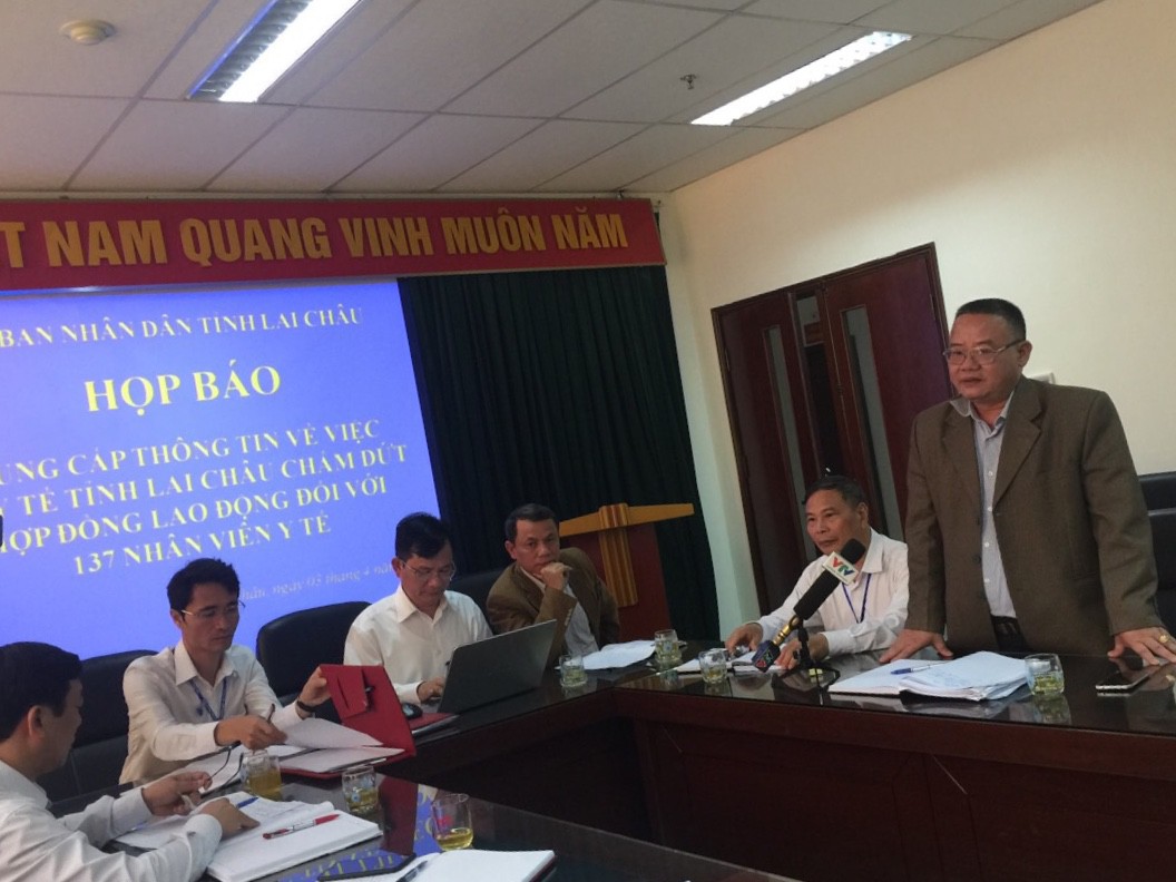 137 nhân viên y tế bỗng dưng bị chấm dứt hợp đồng lao động
