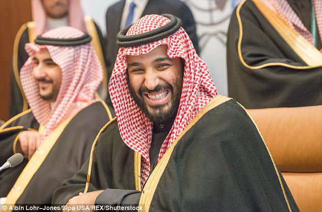 Ả Rập Saudi: Theo dõi điện thoại bạn đời bị phạt hơn 100 ngàn USD, ngồi tù 1 năm