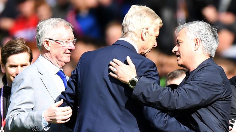 Mourinho: M.U đang thành công nhất thời hậu Ferguson