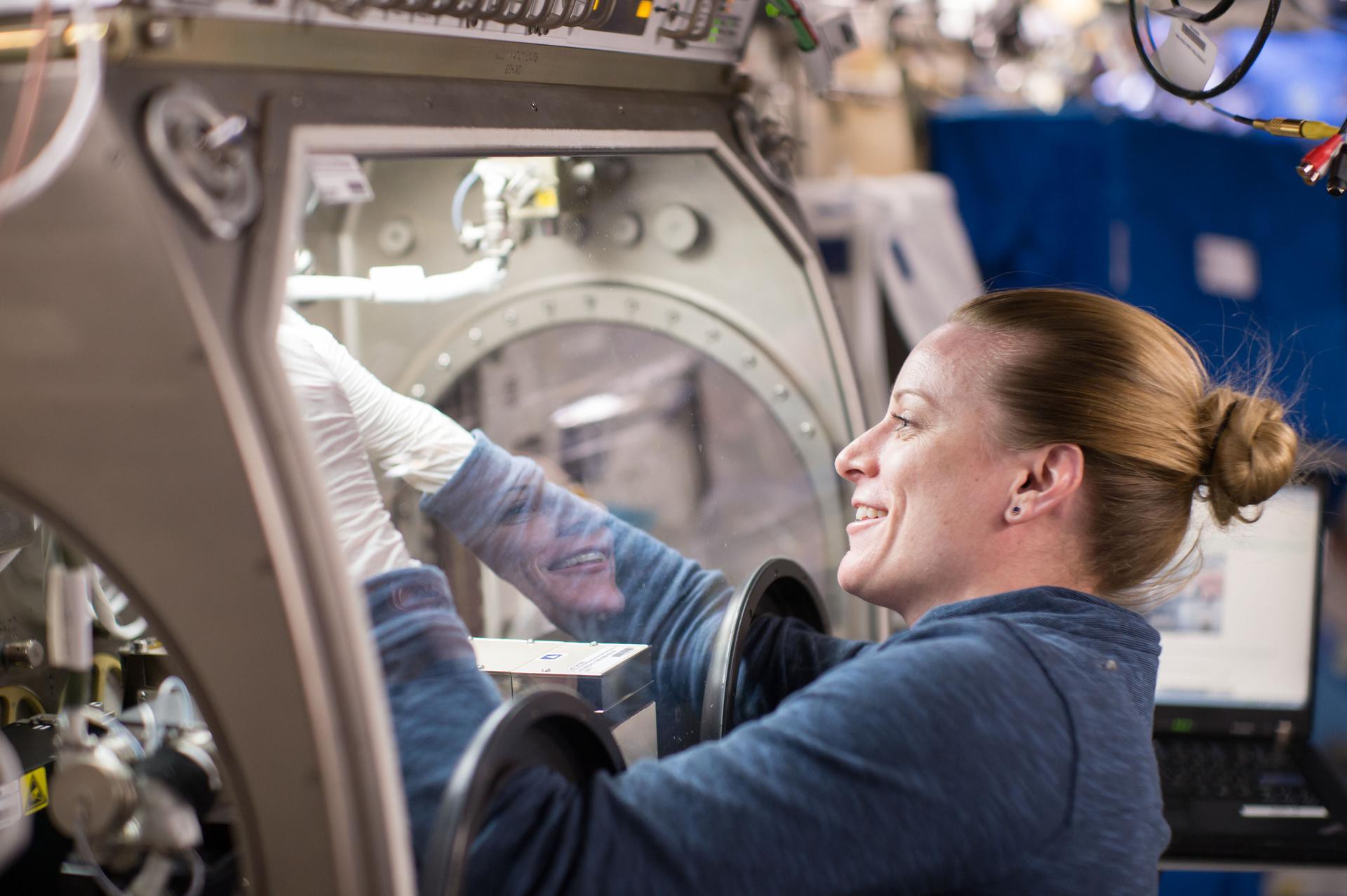NASA gửi&hellip; tinh tr&ugrave;ng l&ecirc;n trạm kh&ocirc;ng gian ISS - Ảnh 1.