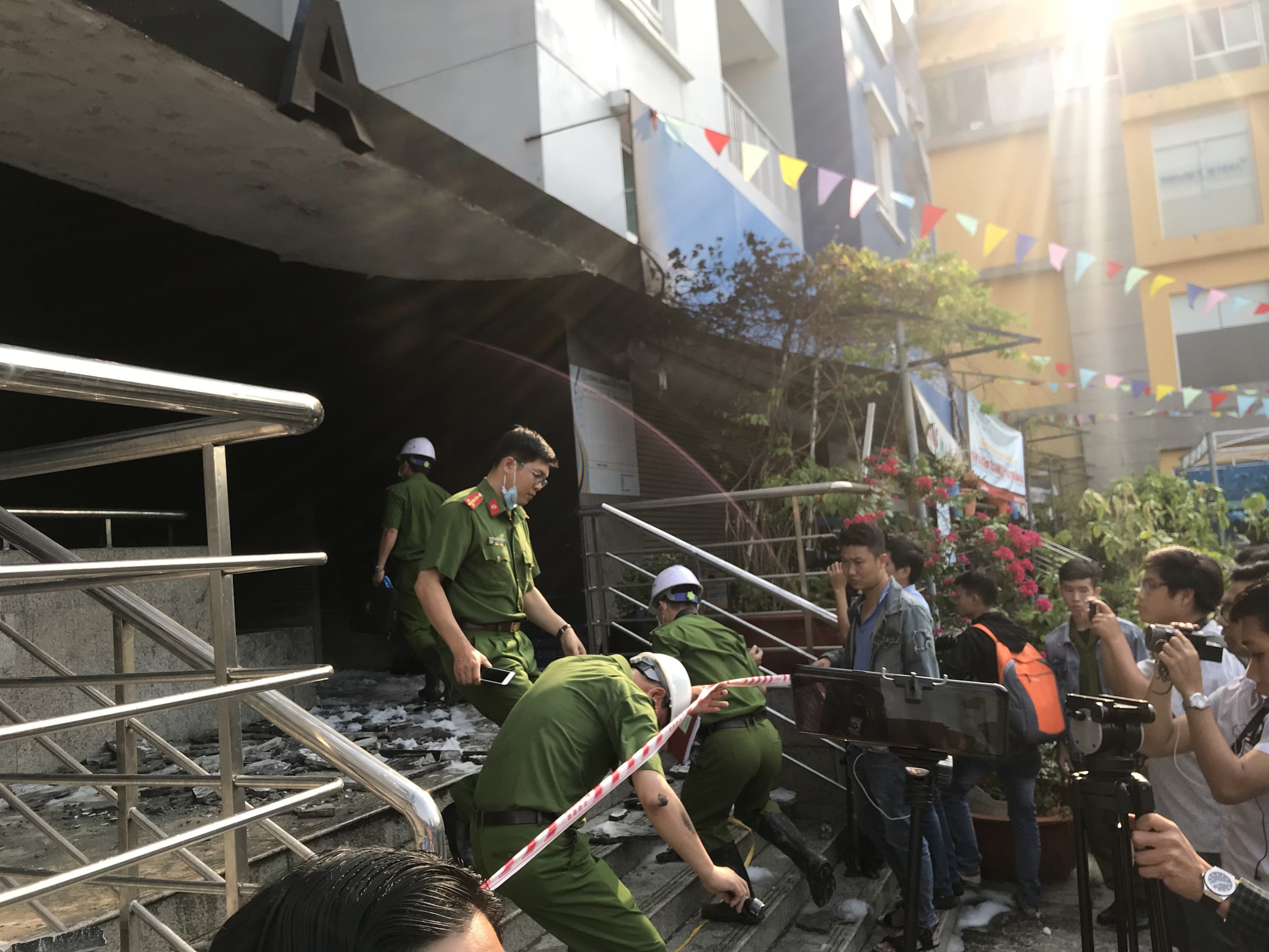 Từ vụ cháy ở Carina: Chung cư cao tầng "phải có khu để xe riêng"