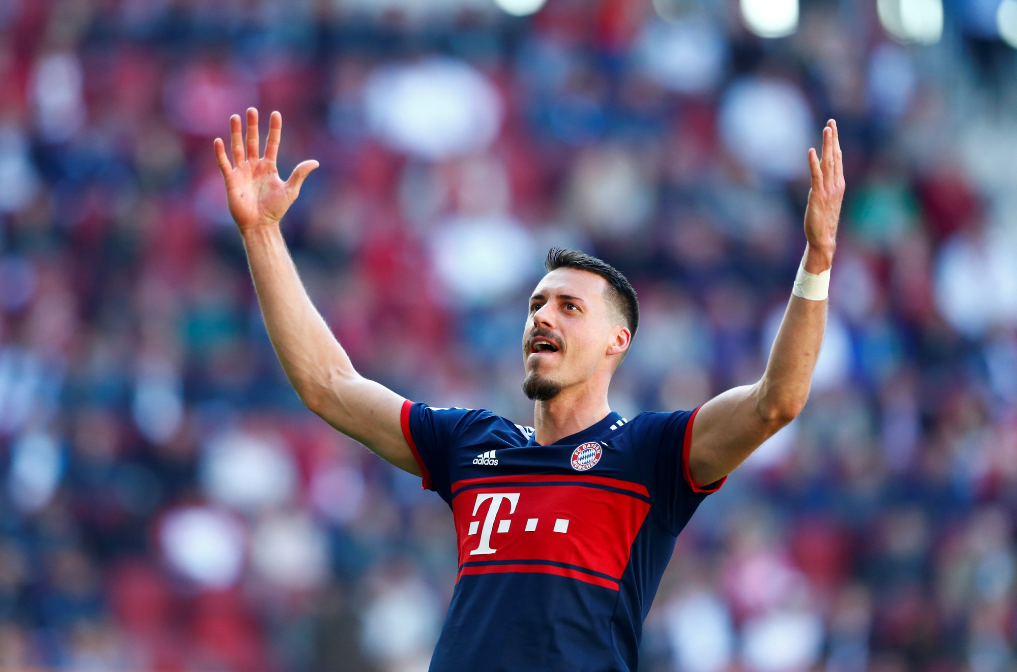 Bayern Munich lần thứ 6 li&ecirc;n tiếp v&ocirc; địch Bundesliga - Ảnh 6.