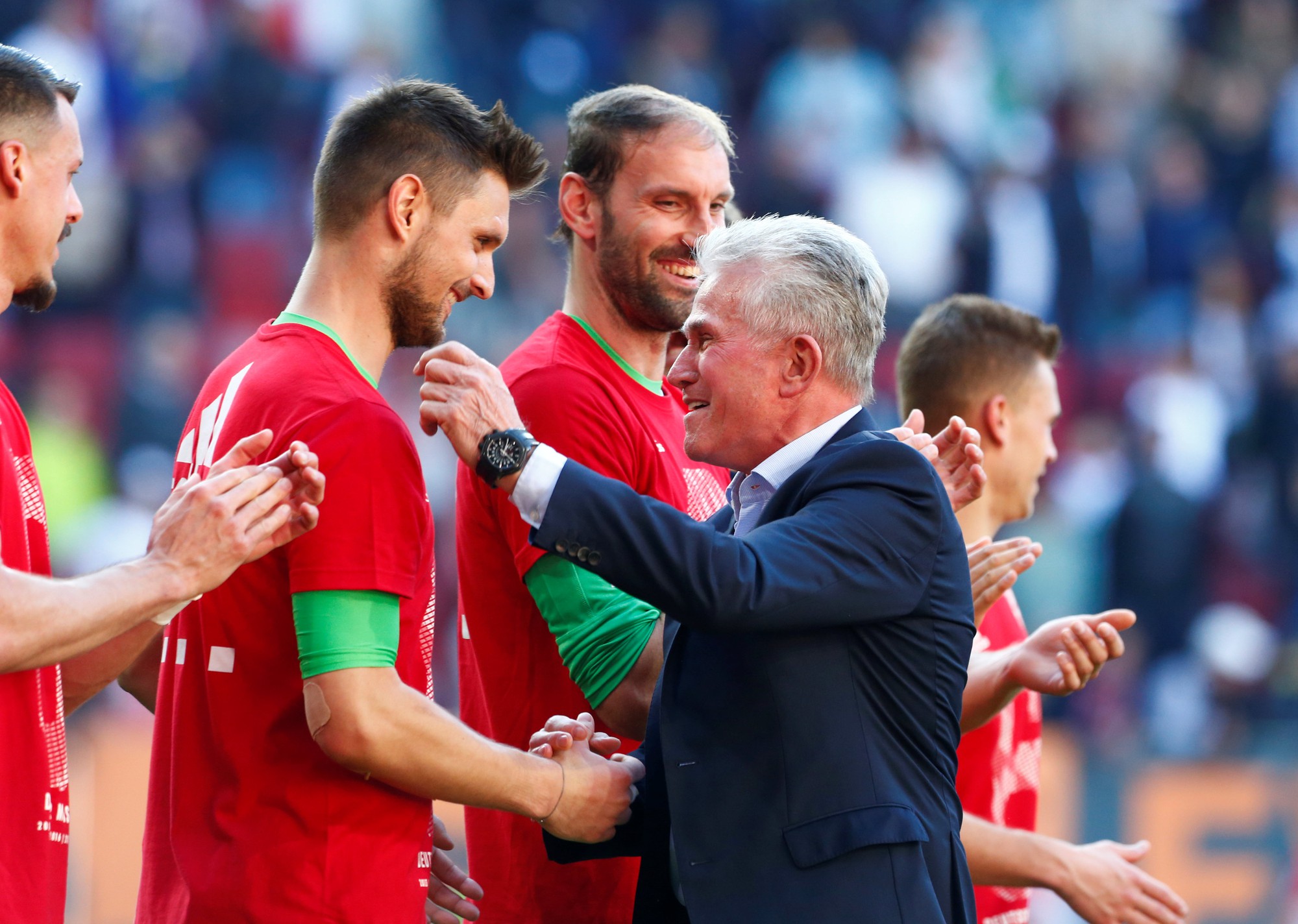 Bayern Munich lần thứ 6 li&ecirc;n tiếp v&ocirc; địch Bundesliga - Ảnh 7.