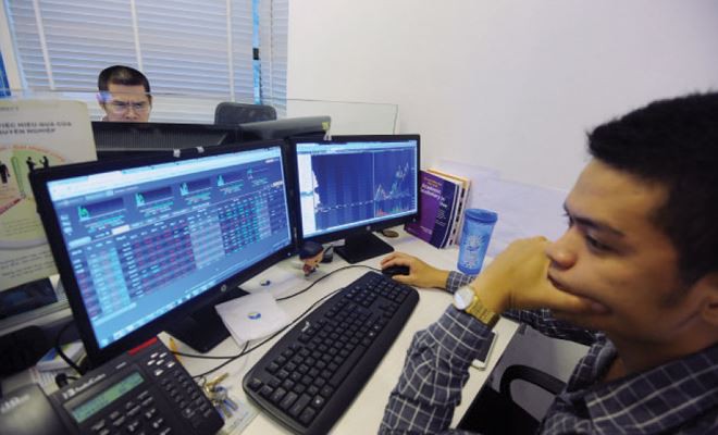 VN-Index bất ngờ rớt gần 44 điểm, dân chứng khoán bắt đầu lo sợ