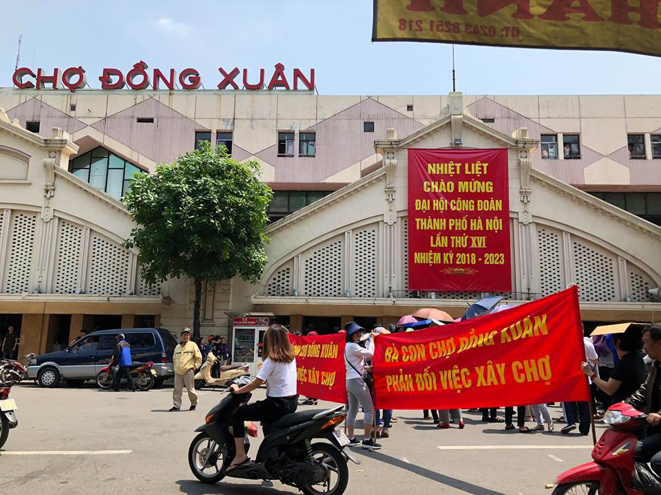 Tiểu thương phản đối x&acirc;y chợ Đồng Xu&acirc;n th&agrave;nh trung t&acirc;m thương mại - Ảnh 1.