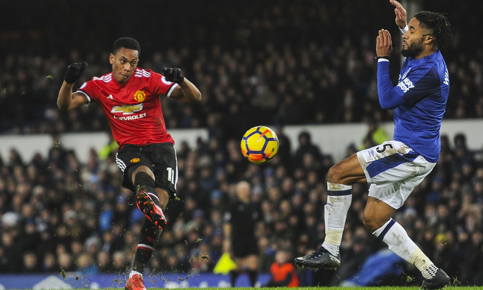 Tốp 5 bàn thắng đẹp nhất vòng 22 Premier League