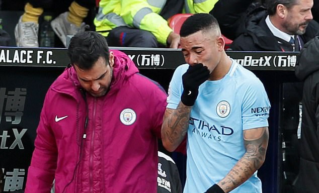 Jesus nghỉ 6 tuần, Guardiola gào thét với lịch thi đấu - Ảnh 2.