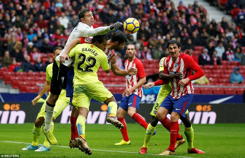 Diego Costa cảm x&uacute;c thăng trầm ng&agrave;y trở về - Ảnh 1.