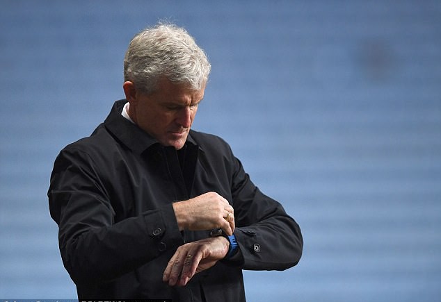 Mark Hughes - HLV thứ 7 ở Premier League bị sa thải
