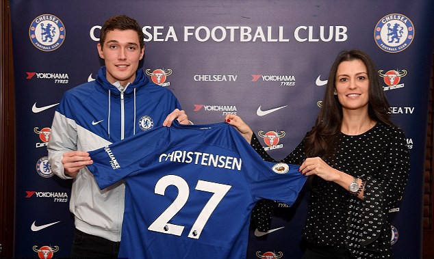 Moura đồng &yacute; đến M.U, Christensen gia hạn với Chelsea - Ảnh 2.