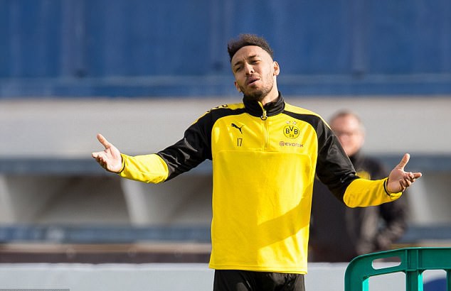 Wenger bị chỉ tr&iacute;ch thiếu t&ocirc;n trọng vụ Aubameyang - Ảnh 4.
