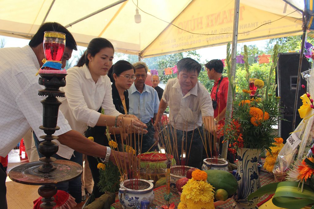 Nghẹn ngào tại lễ giỗ tập thể 3.157 người bị thảm sát ở Ba Chúc