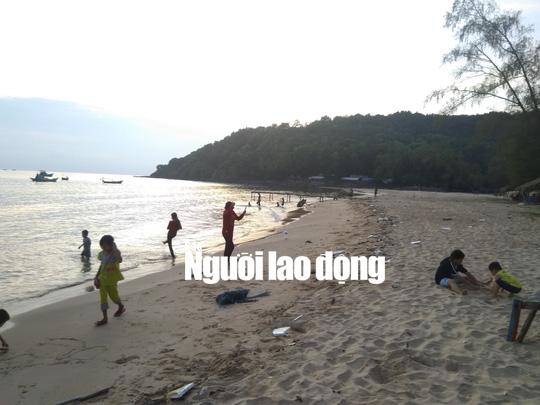 Thích thú với bãi tắm hoang sơ còn sót lại ở Phú Quốc