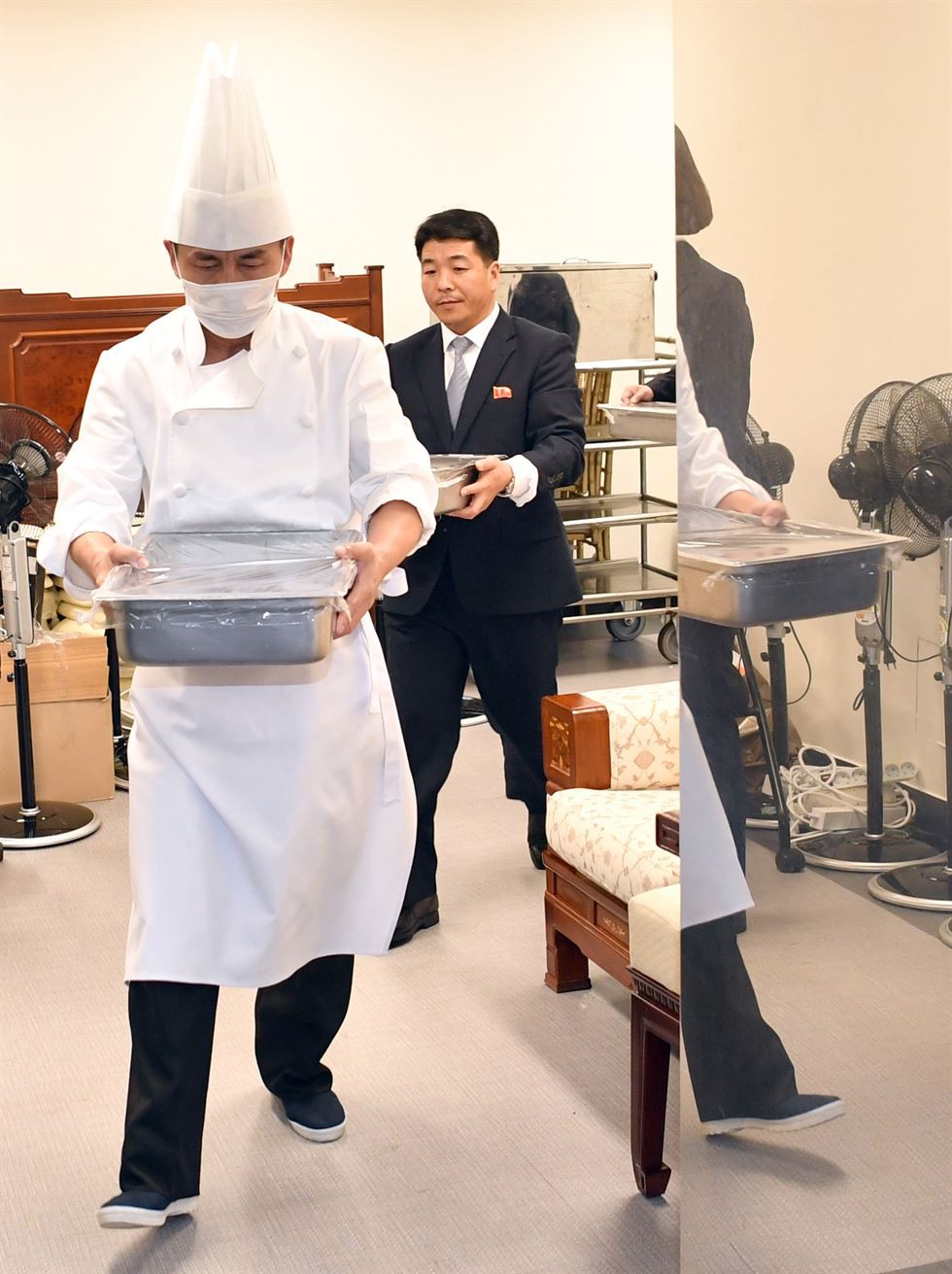 Khi &ocirc;ng Kim Jong-un trổ t&agrave;i... quyến rũ  - Ảnh 6.