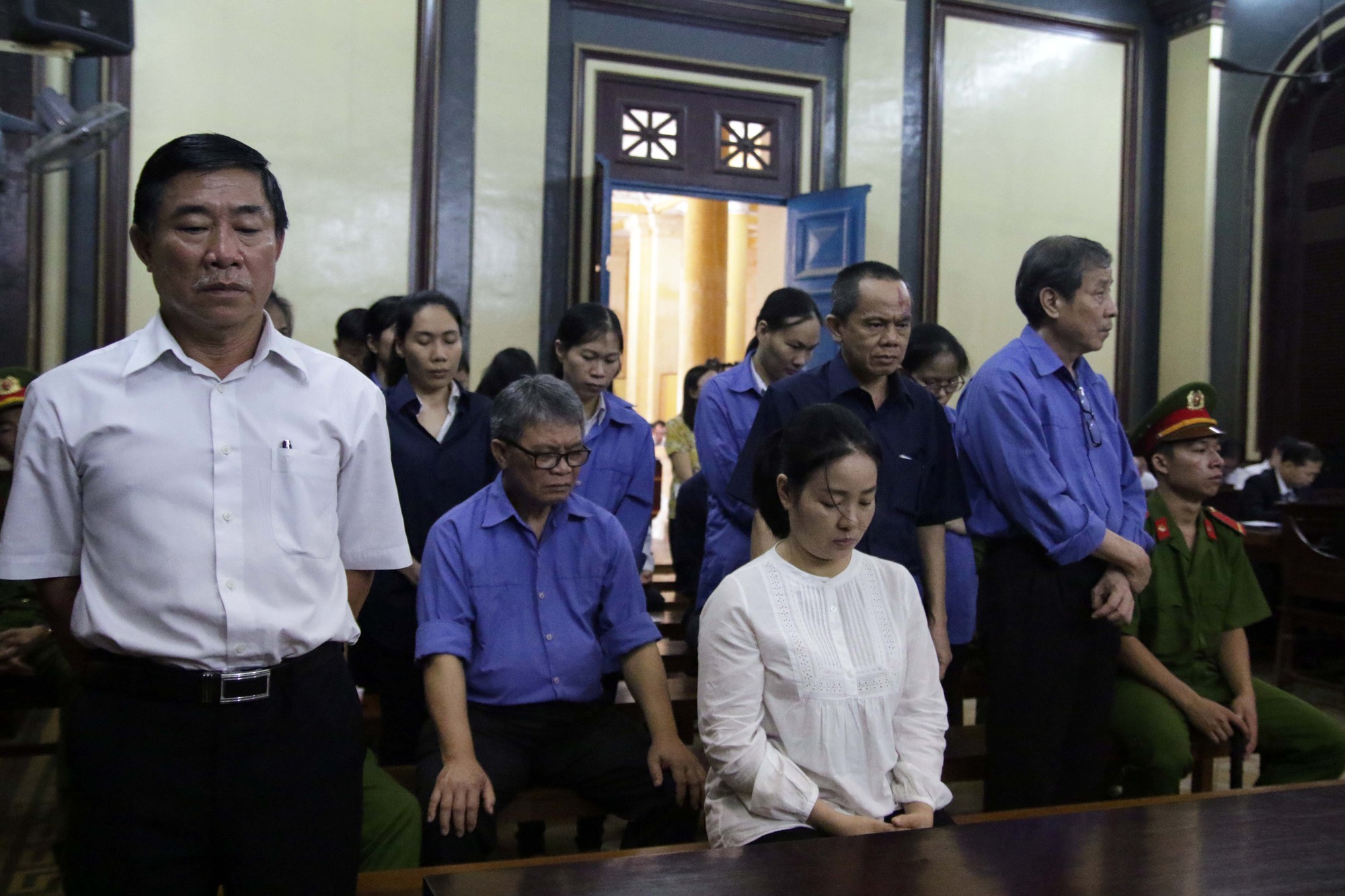 Chi&ecirc;u tr&ograve; &ldquo;ph&ugrave; ph&eacute;p&rdquo; của đại gia Hứa Thị  Phấn - Ảnh 2.