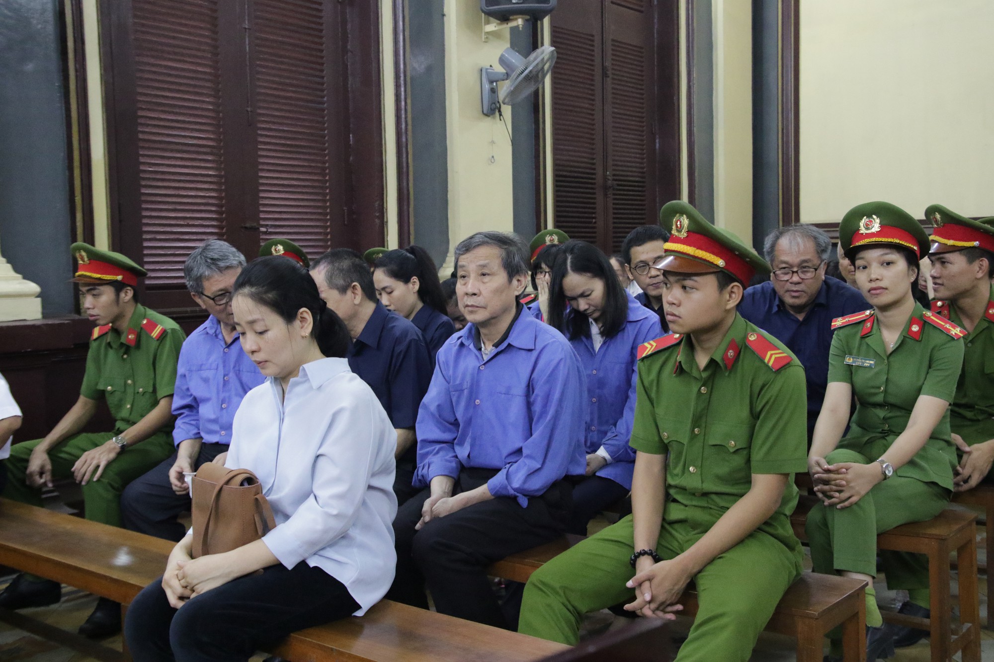 Chi&ecirc;u tr&ograve; &ldquo;ph&ugrave; ph&eacute;p&rdquo; của đại gia Hứa Thị  Phấn - Ảnh 3.