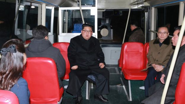 Khi &ocirc;ng Kim Jong-un đi lại: Từ t&agrave;u bọc th&eacute;p đến chim ưng trắng - Ảnh 11.