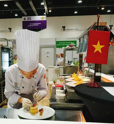 Cô gái không chọn đại học, theo đuổi nghề bếp