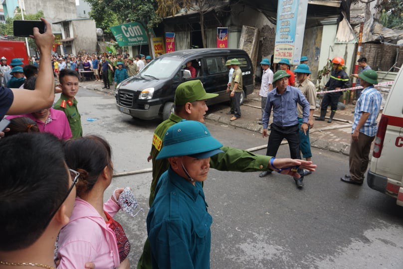 Ch&aacute;y lớn cửa hiệu 3 tầng b&aacute;n chăn ga, cụ b&agrave; hơn 90 tuổi tử vong - Ảnh 7.