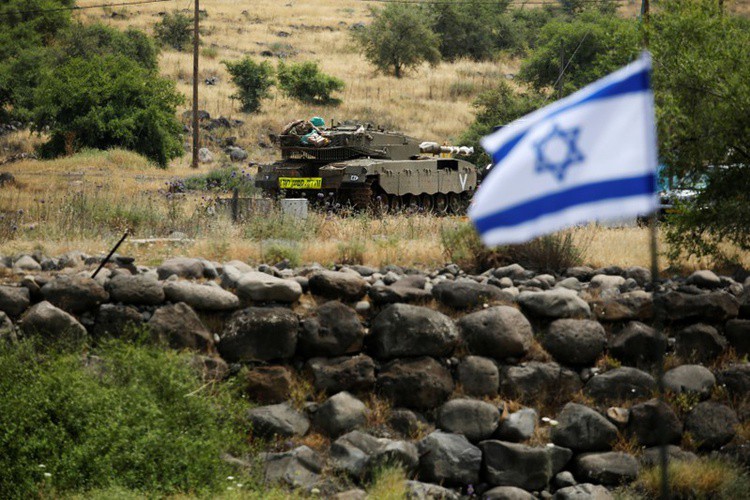 Tố Iran bắn rốc-két, Israel không kích Syria trả đũa - Ảnh 2.