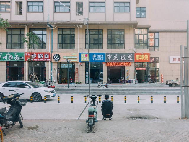 Cuộc sống ở nơi tạo ra 500.000 chiếc iPhone/ngày - Ảnh 13.