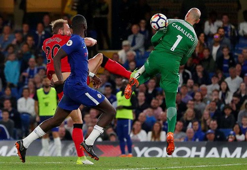 Man City lập kỷ lục, Chelsea hết mơ dự Champions League
