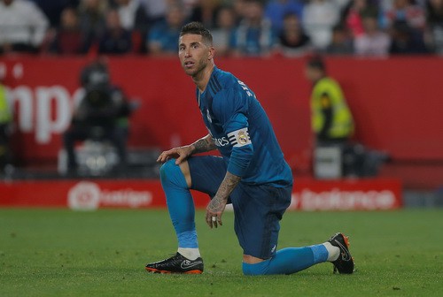 "Tiền đạo" Ramos phá lưới nhà, Real Madrid trắng tay ở Sevilla