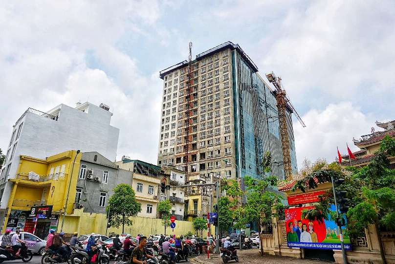 Việc ph&aacute; dỡ vi phạm ở 8B L&ecirc; Trực hiện nay ra sao? - Ảnh 1.