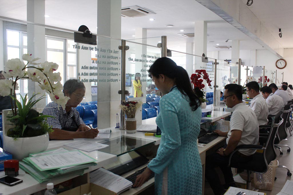 "Thuốc" trị cán bộ nhũng nhiễu