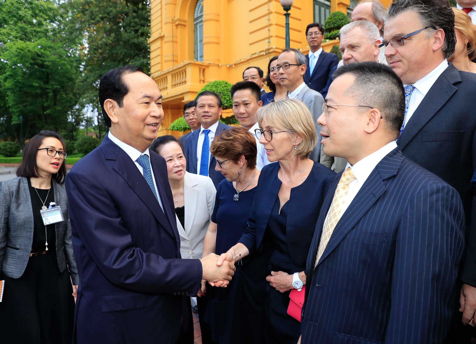 Phát triển đất nước trên nền tảng khoa học và giáo dục