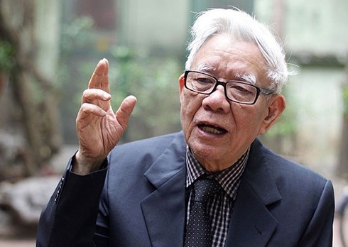 Nhiệm kỳ yếu kém, không thấy ai từ chức thì lạ quá!