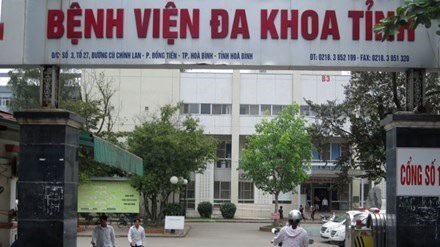 Khởi tố 5 bác sĩ, điều dưỡng Bệnh viện Đa khoa Hòa Bình