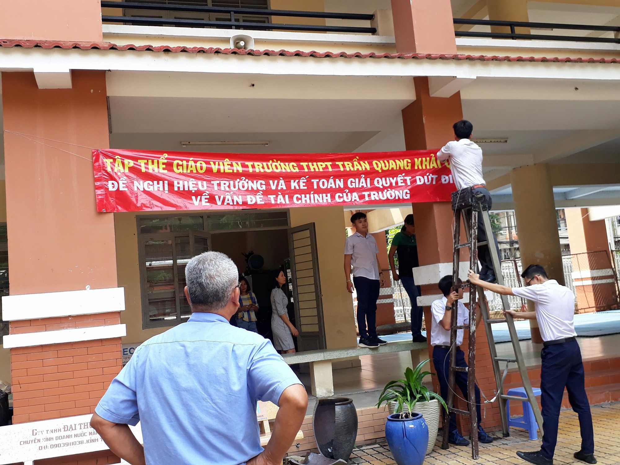 Đình chỉ hiệu trưởng để xảy ra báo cáo tài chính chênh lệch 3,6 tỷ đồng