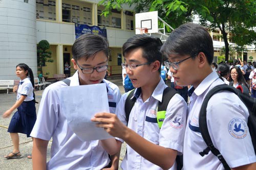 Ngành giáo dục đang hành xác học sinh