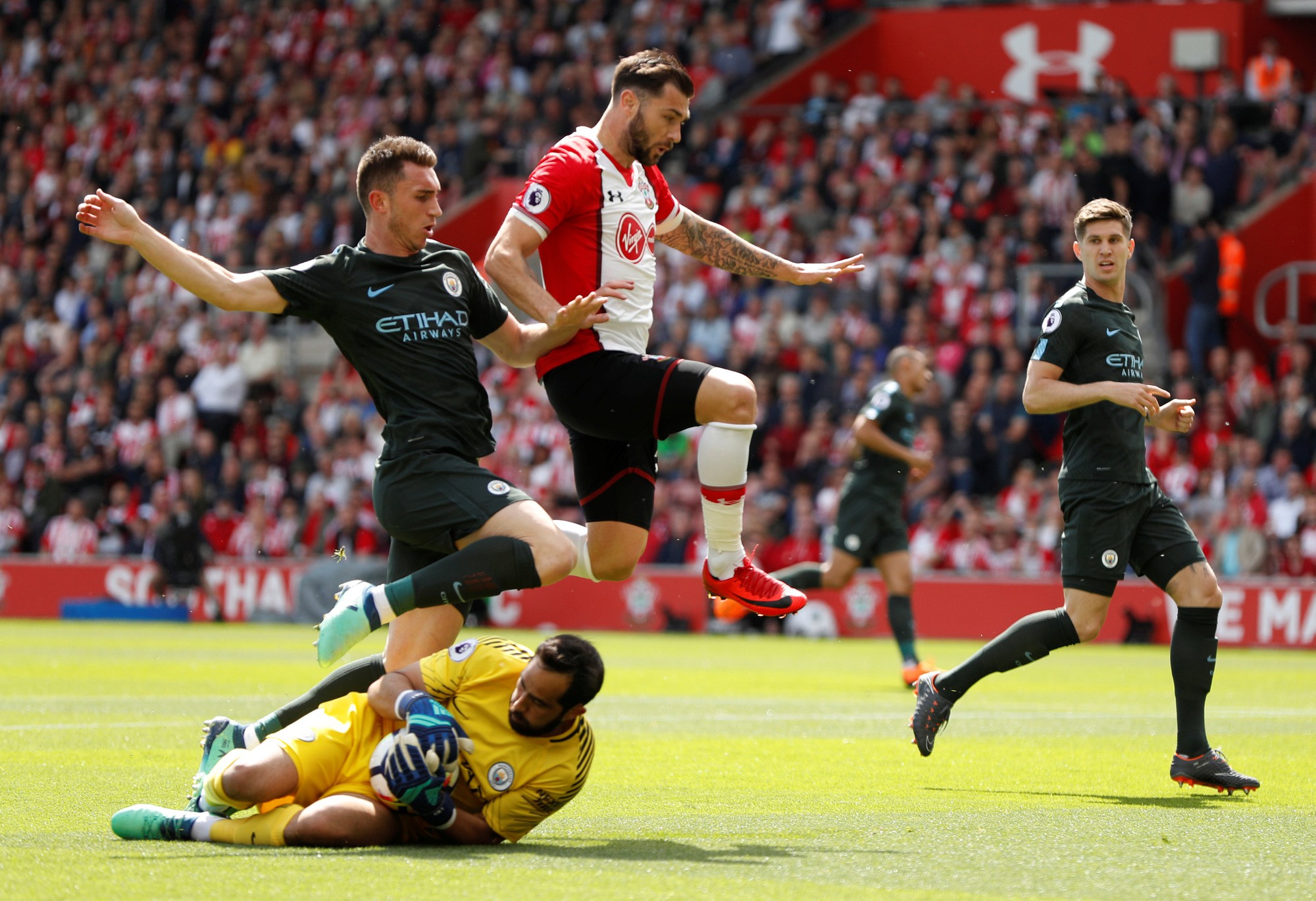 Ch&ugrave;m ảnh - clip v&ograve;ng cuối Giải Ngoại hạng Anh: Liverpool rạng rỡ, Chelsea thảm thương - Ảnh 4.