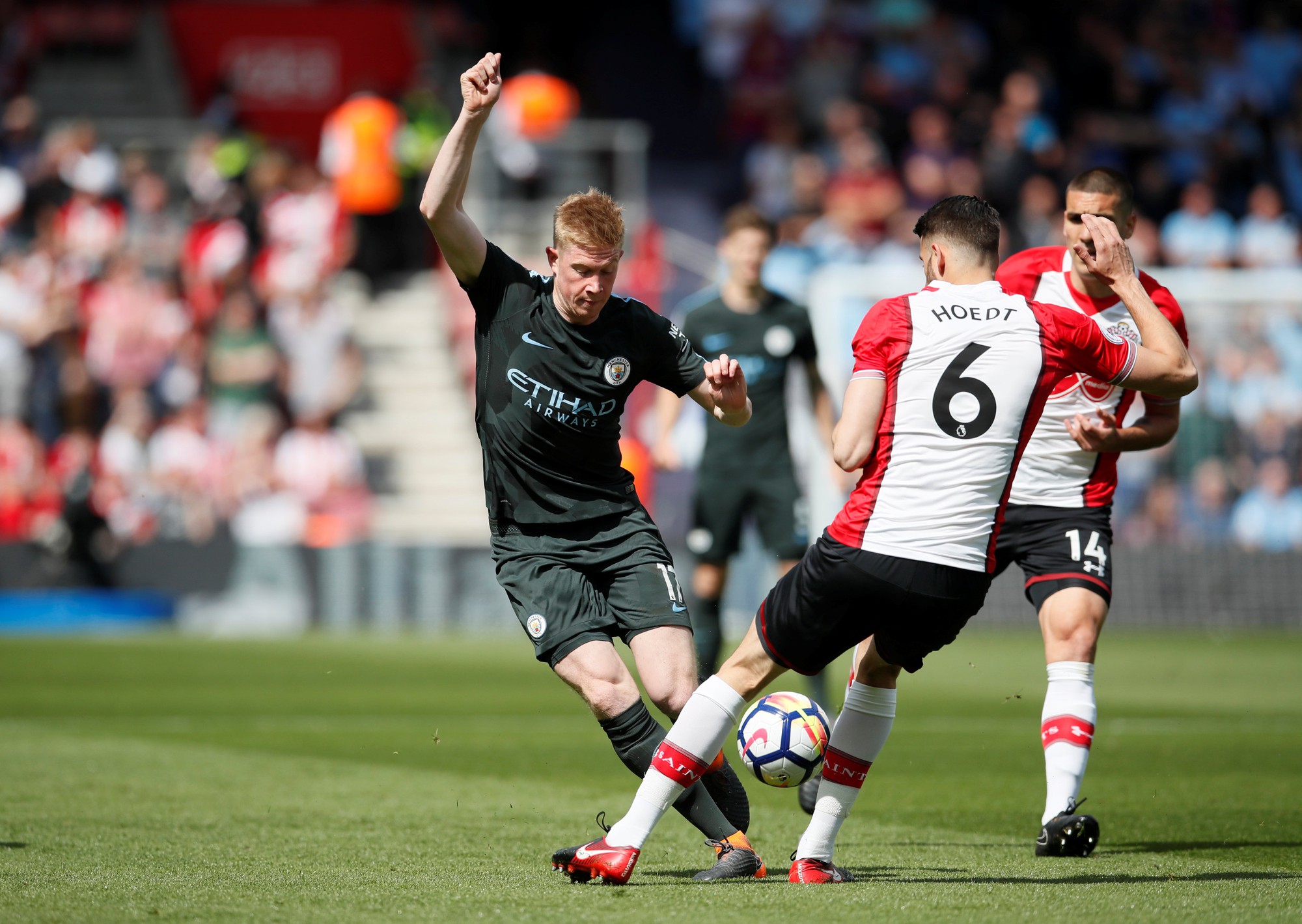 Ch&ugrave;m ảnh - clip v&ograve;ng cuối Giải Ngoại hạng Anh: Liverpool rạng rỡ, Chelsea thảm thương - Ảnh 3.