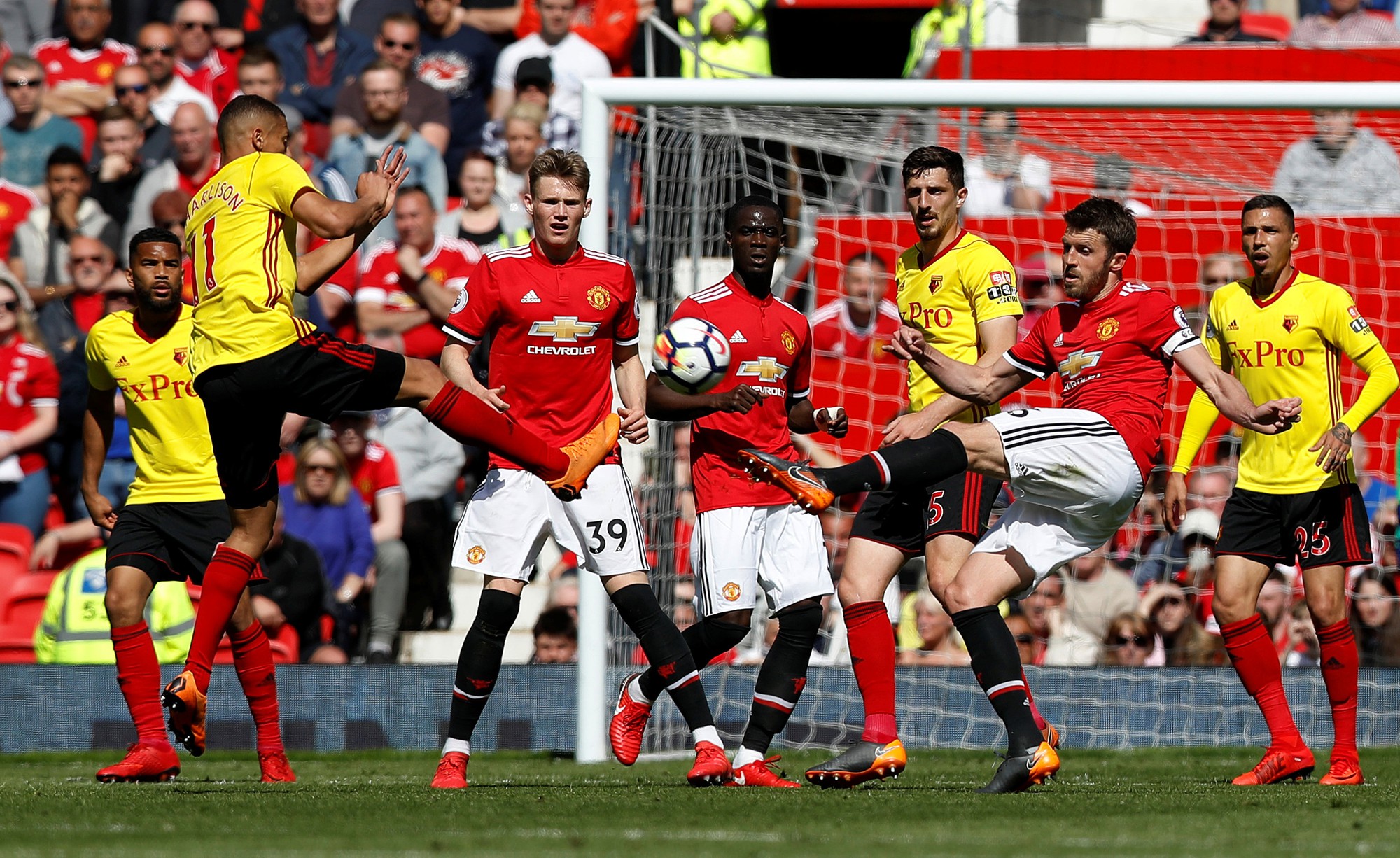 Ch&ugrave;m ảnh - clip v&ograve;ng cuối Giải Ngoại hạng Anh: Liverpool rạng rỡ, Chelsea thảm thương - Ảnh 21.