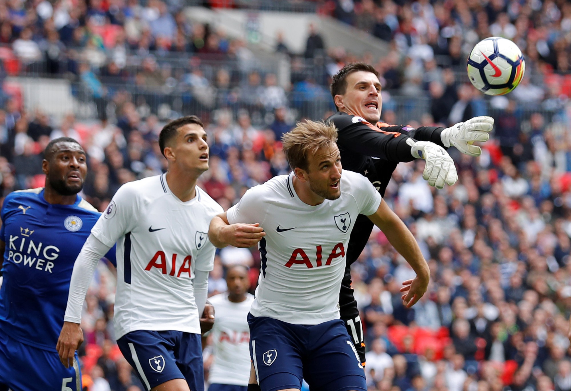 Ch&ugrave;m ảnh - clip v&ograve;ng cuối Giải Ngoại hạng Anh: Liverpool rạng rỡ, Chelsea thảm thương - Ảnh 6.