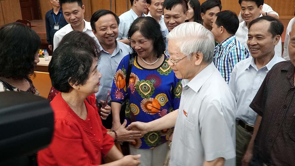 Chống tham nhũng không phải "đánh chính trị"!