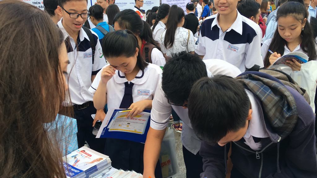 TP HCM: Khai mạc ng&agrave;y hội gi&aacute;o dục nghề nghiệp - Ảnh 5.